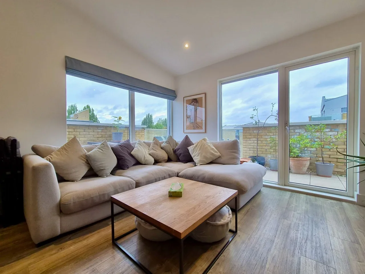 Flat Fraser Nash Close in London