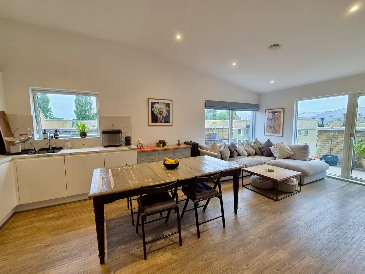 Flat Fraser Nash Close in London
