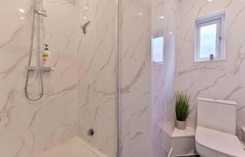 Room Hackford Road in Greater London