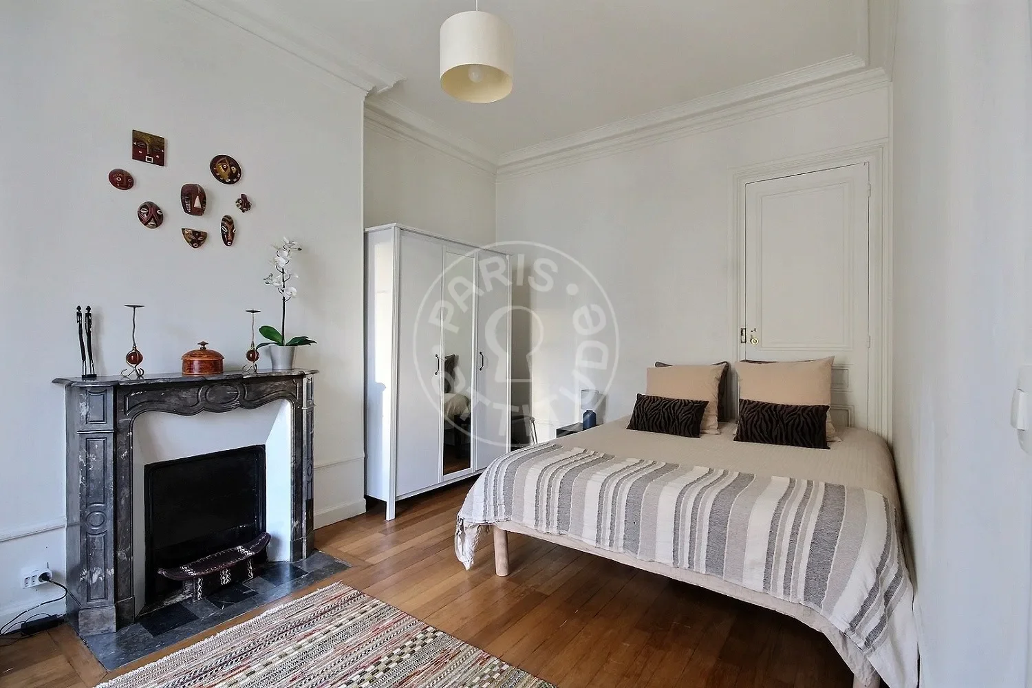 Flat Rue Fauvet in Paris