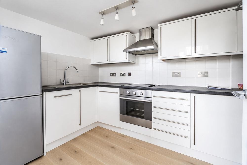 Flat Mount Row in City of Westminster