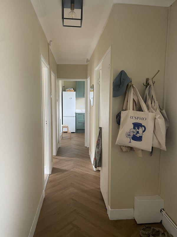 Room Clapham Crescent in Greater London