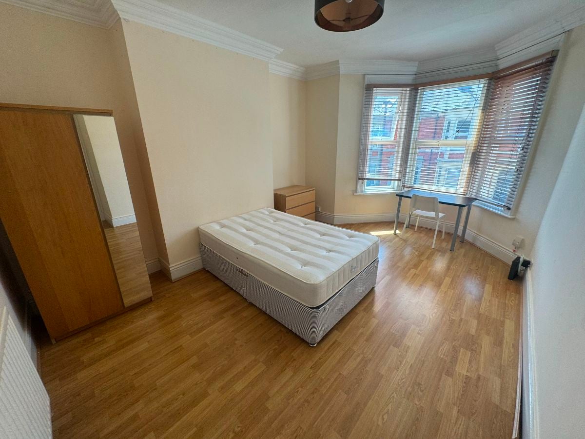 Flat Forsyth Road in Newcastle upon Tyne