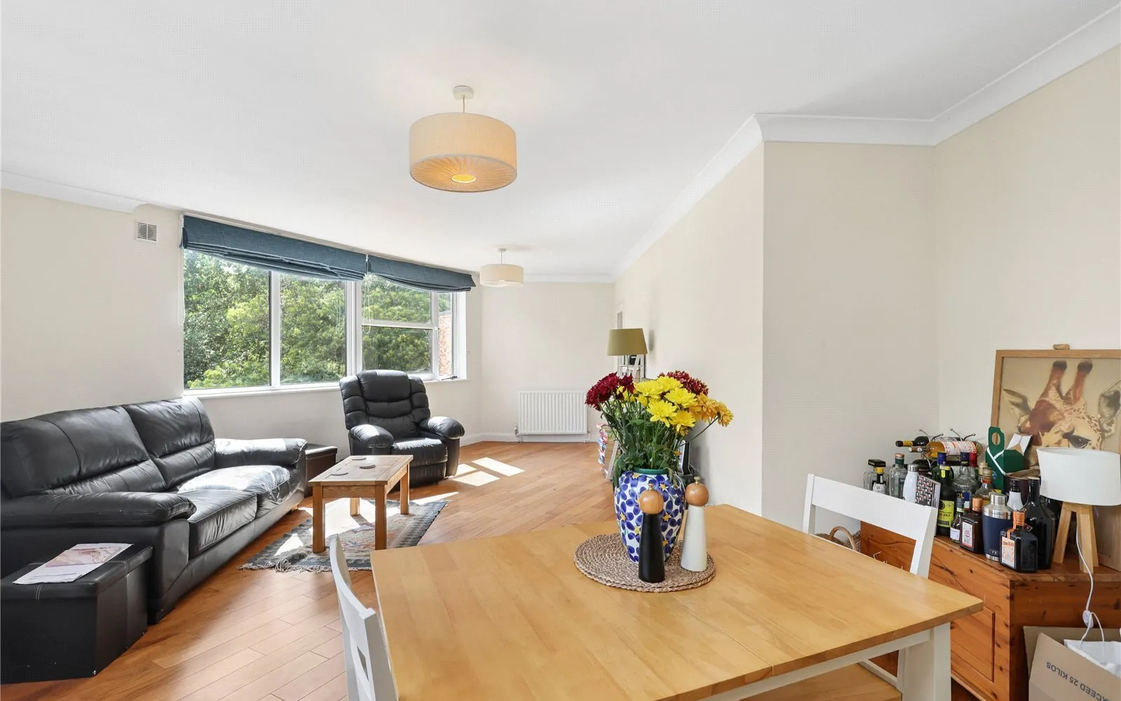 Flat Heathside in Elmbridge