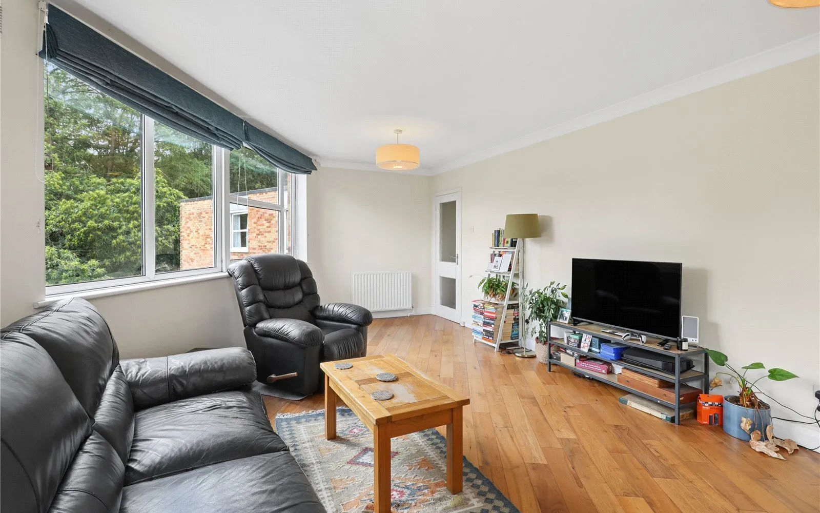 Flat Heathside in Elmbridge