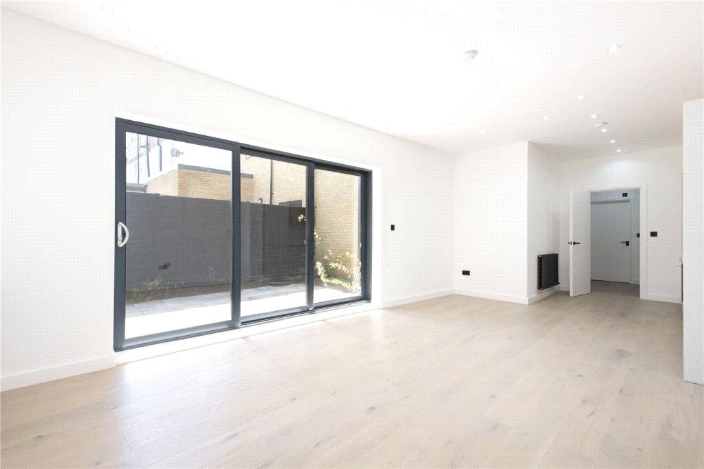 Flat Ruby Road in Greater London