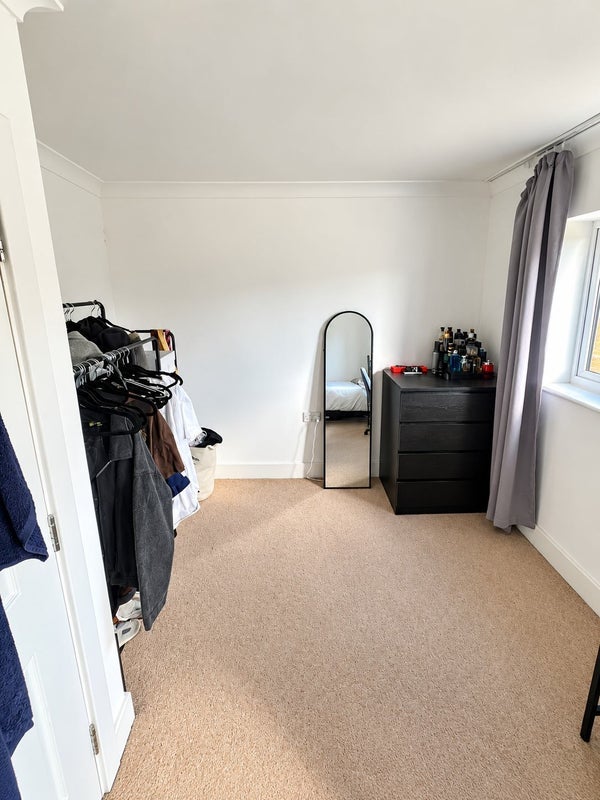 Room Claude Road in Greater London