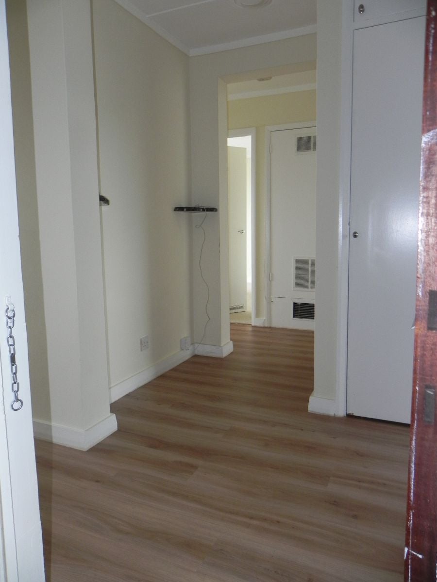Flat Powell Close in Guildford