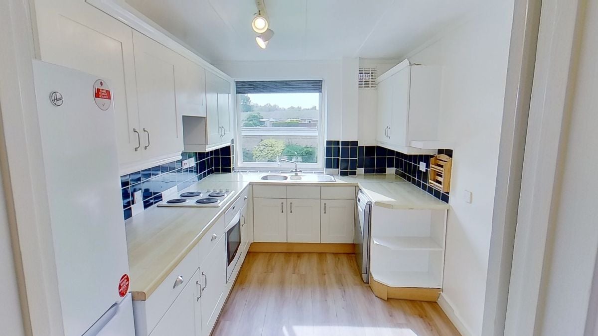 Flat Powell Close in Guildford