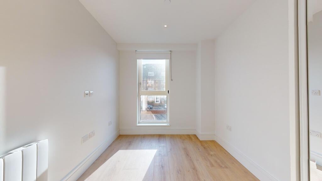 Flat Beverley Way in Greater London