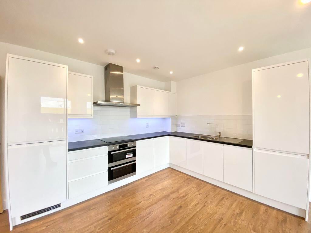 Flat Lismore Boulevard in London