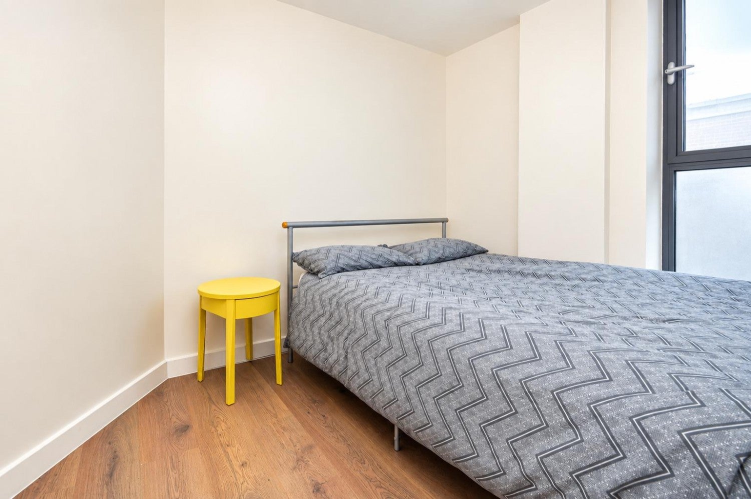 Flat Richmond Road in Greater London
