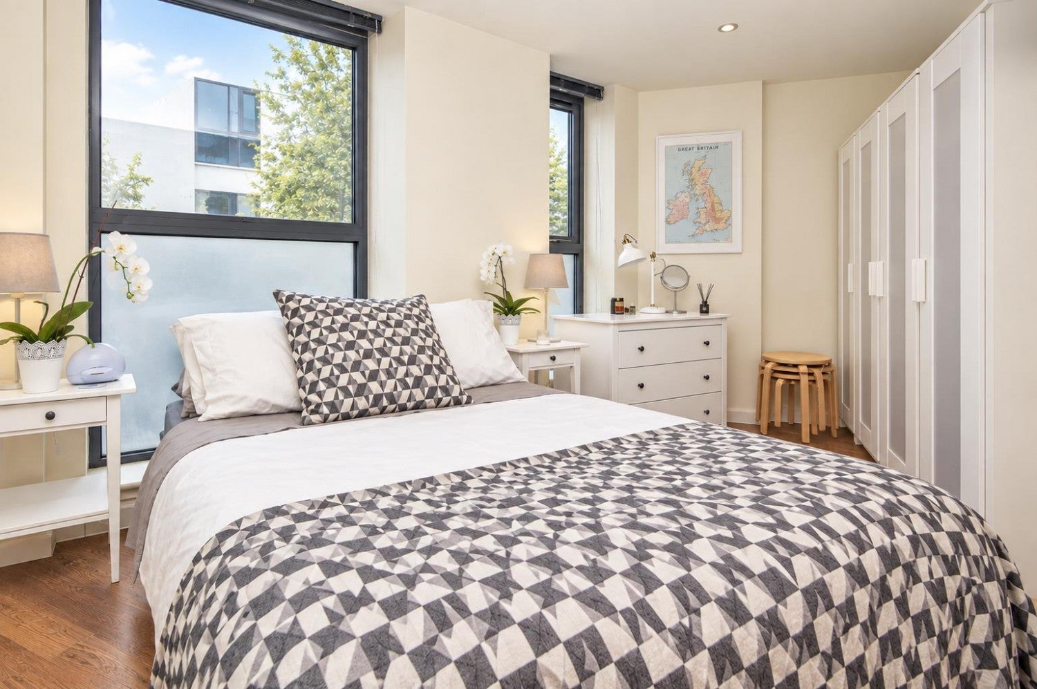Flat Richmond Road in Greater London