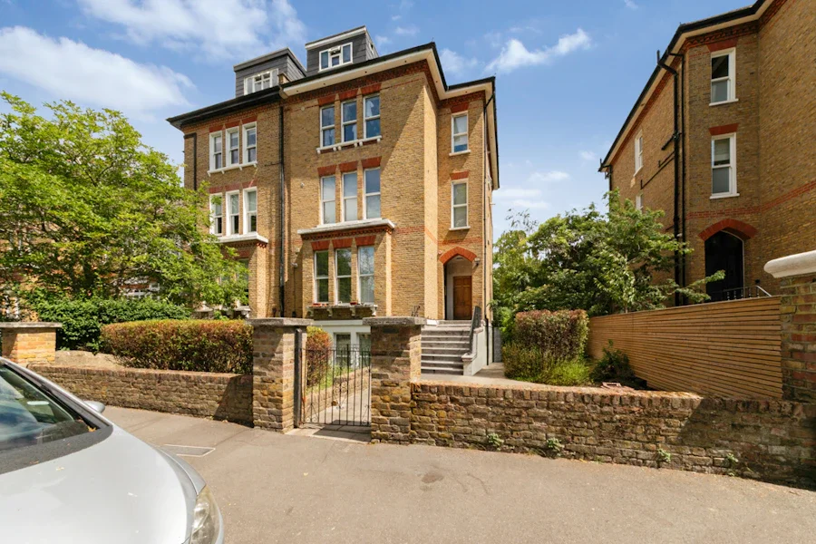 Flat The Gardens in Greater London