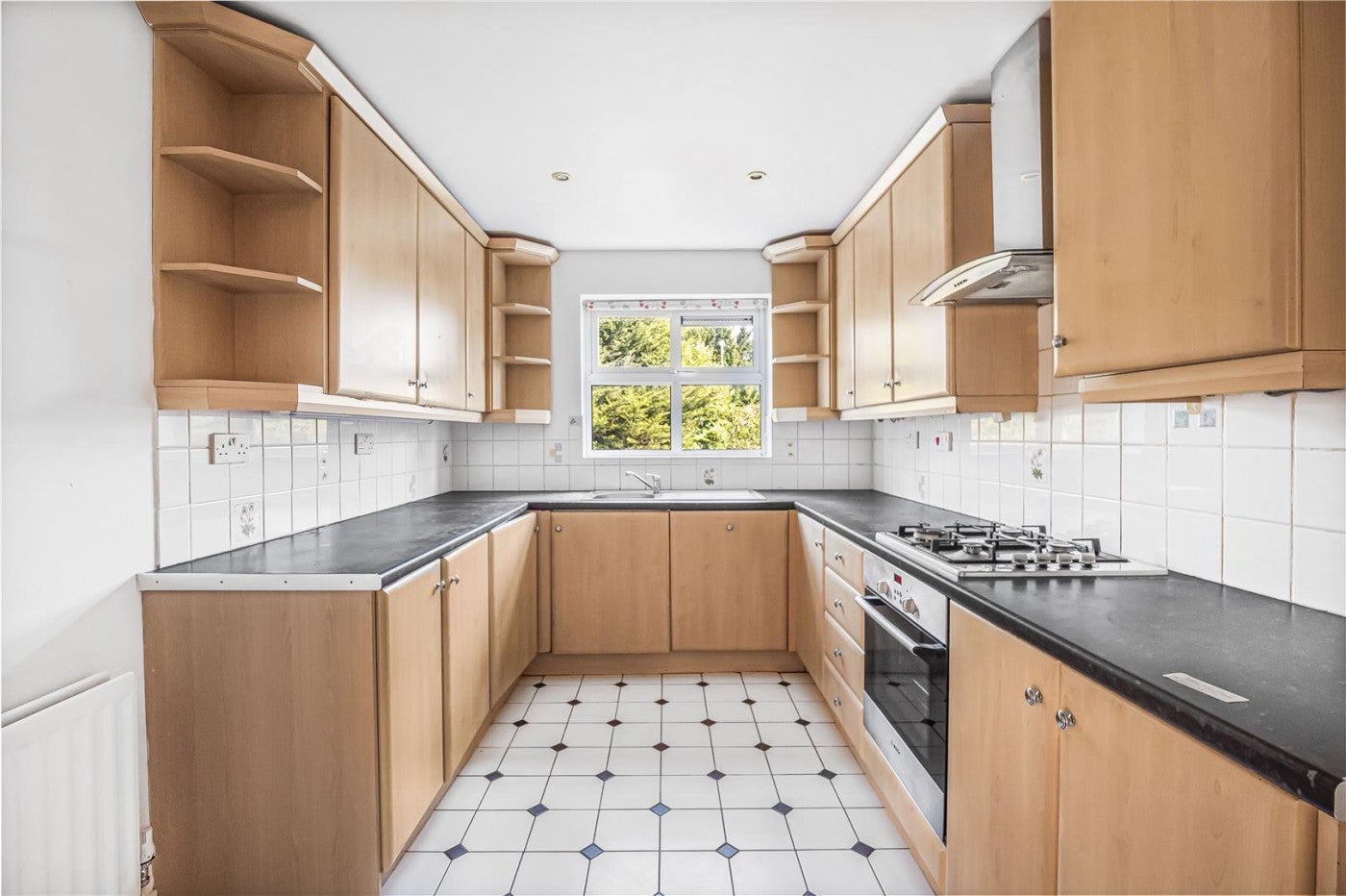 House Hadley Close in Greater London
