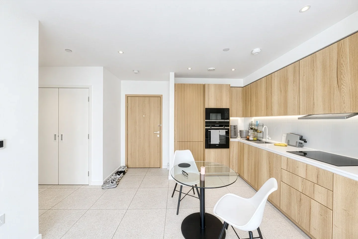 Flat Sidney Street in Greater London