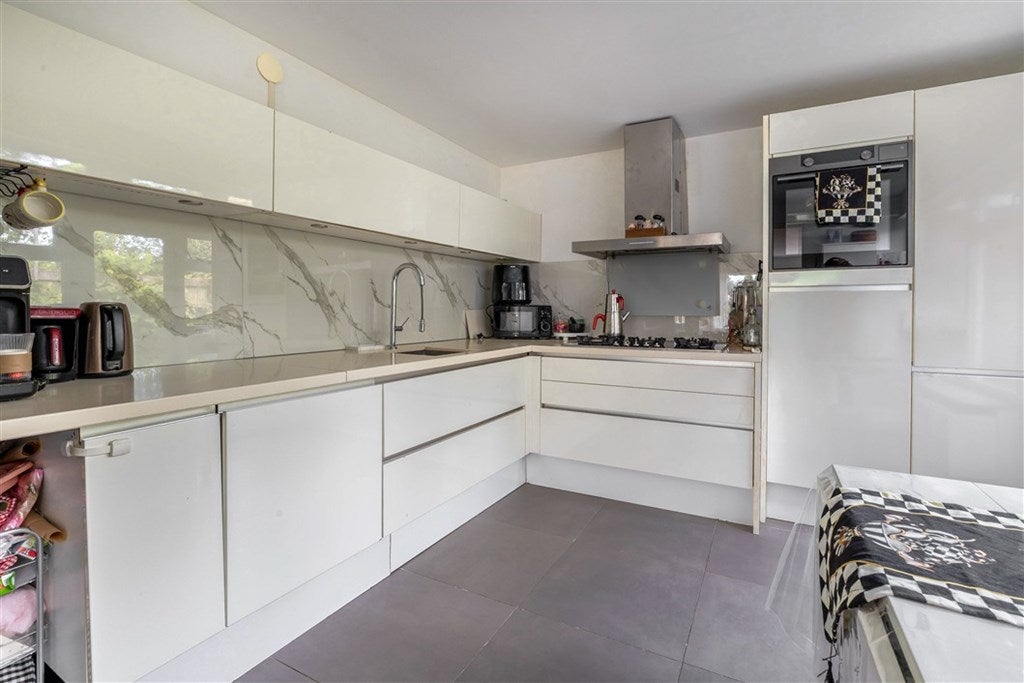 Tussenwoning te koop: Troelstrastraat 4, Veendam