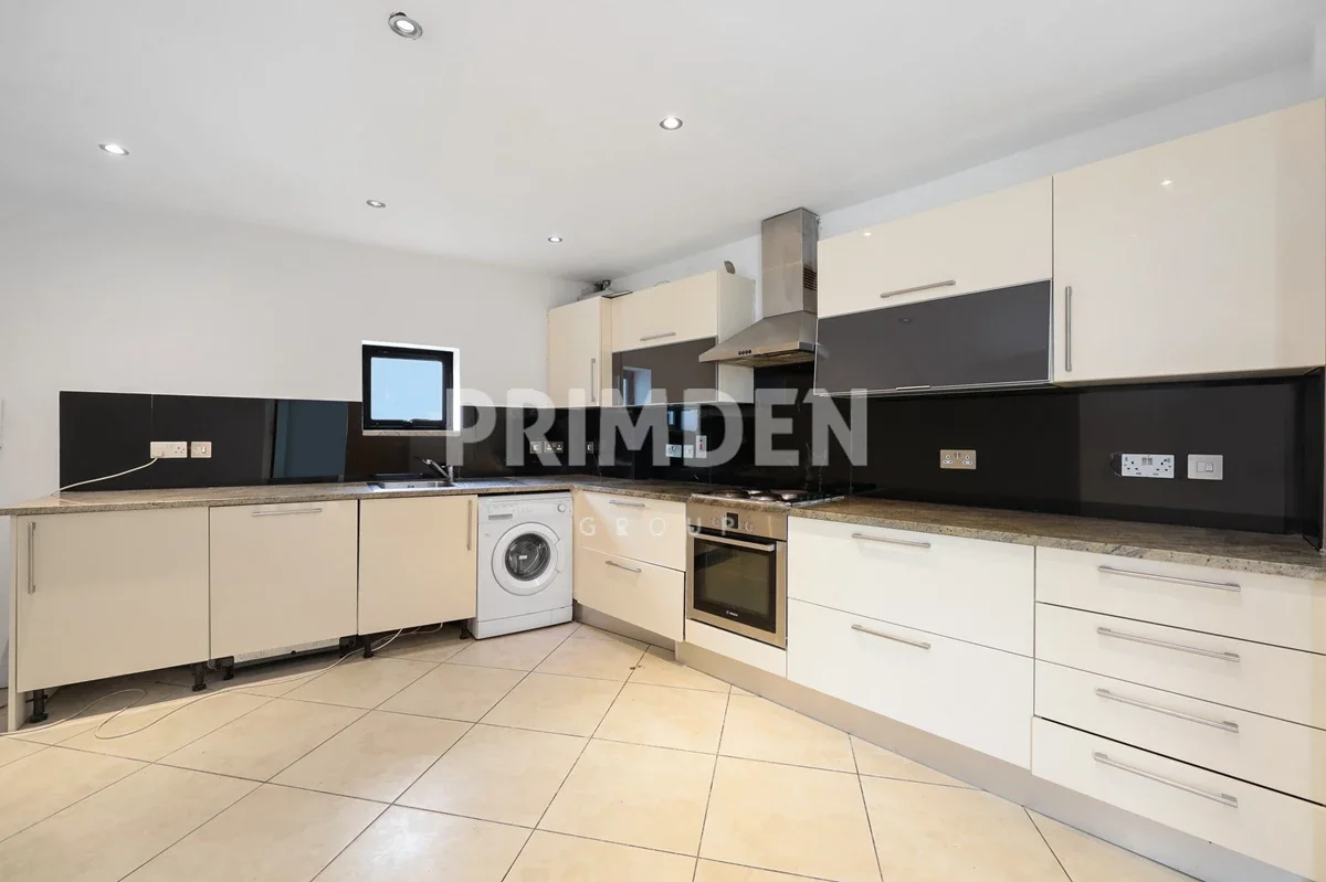 House Tavistock Terrace in Greater London