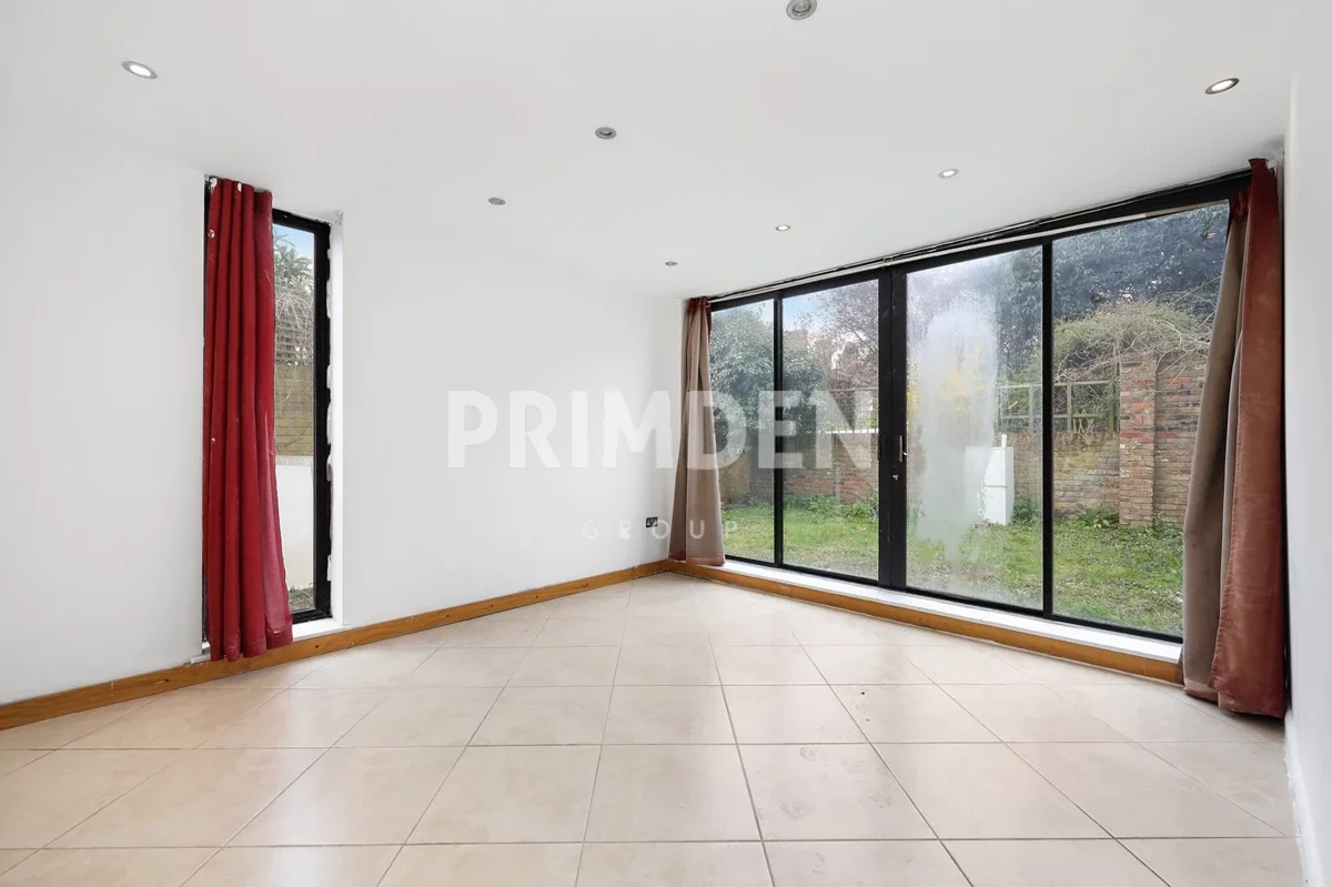House Tavistock Terrace in Greater London