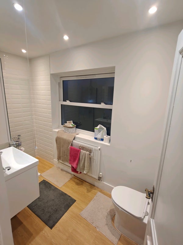 Room Stock Orchard Crescent in Greater London