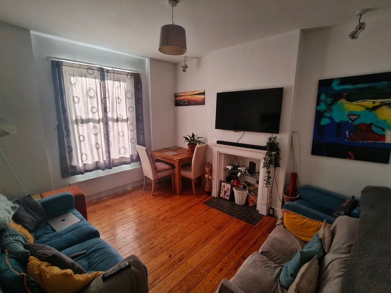 Room Stock Orchard Crescent in Greater London