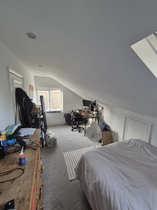Room Stock Orchard Crescent in Greater London
