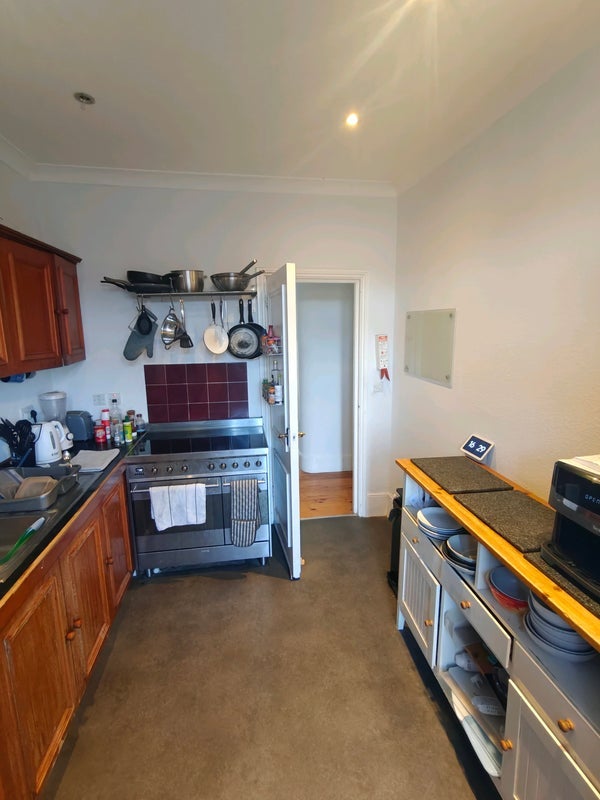 Room Stock Orchard Crescent in Greater London