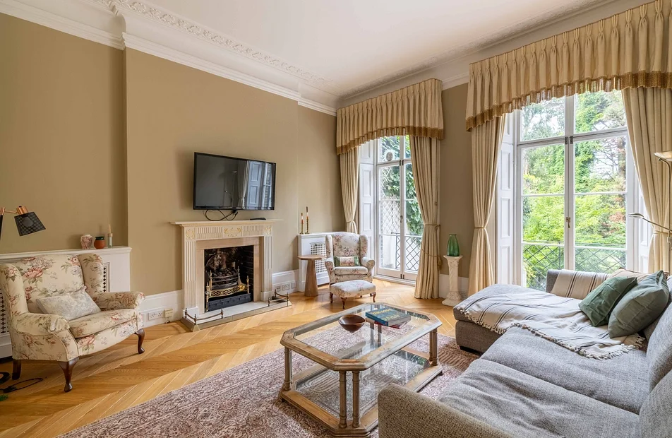 Flat Rutland Gate in City of Westminster