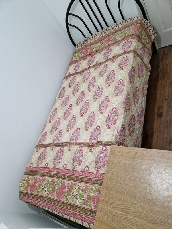 Room Blawith Road in Greater London