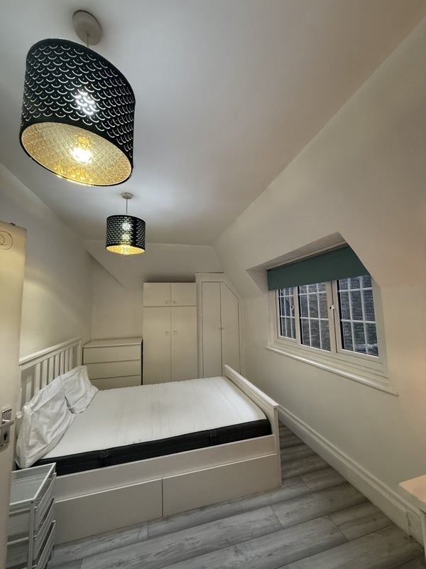 Room Kingsland Road in Greater London