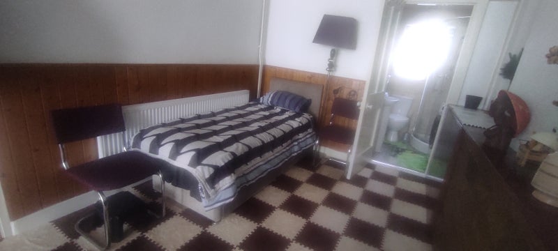 Room Coedcae Street in Cardiff