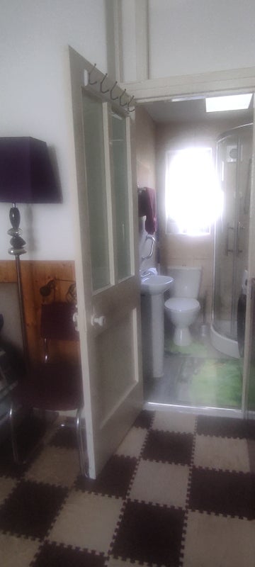 Room Coedcae Street in Cardiff