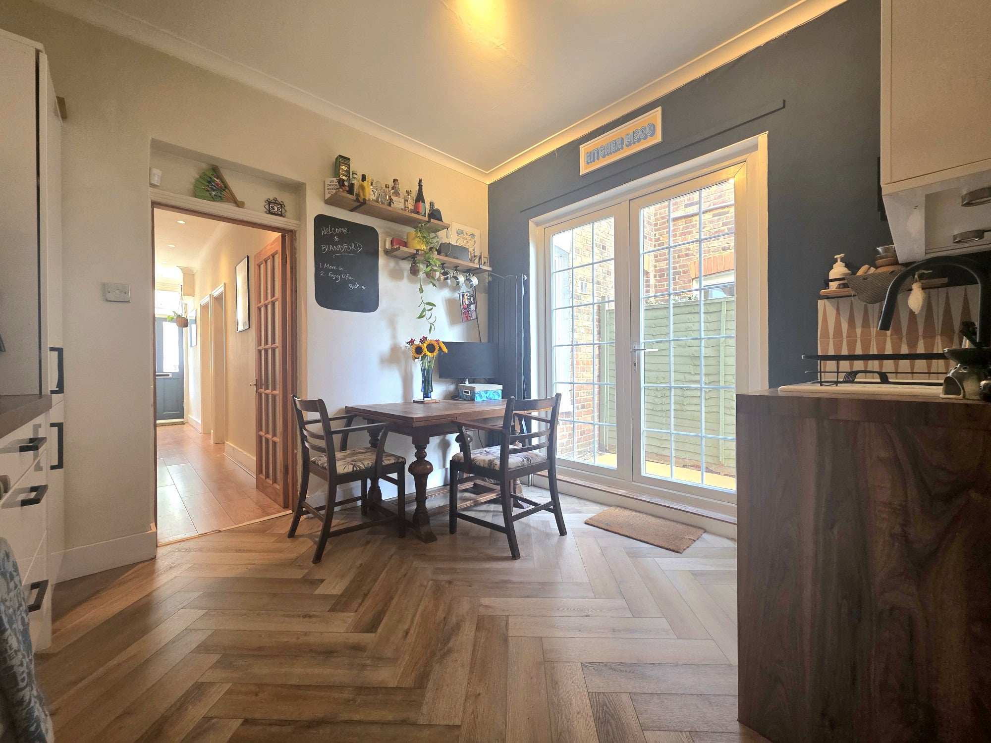 Flat Blandford Road in Greater London