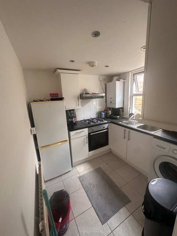 Room Mattock Lane in Greater London