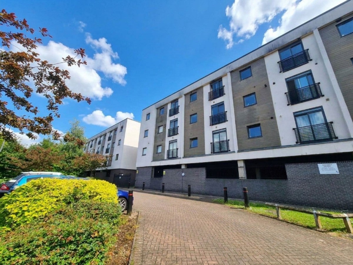 Flat Paladine Way in Coventry