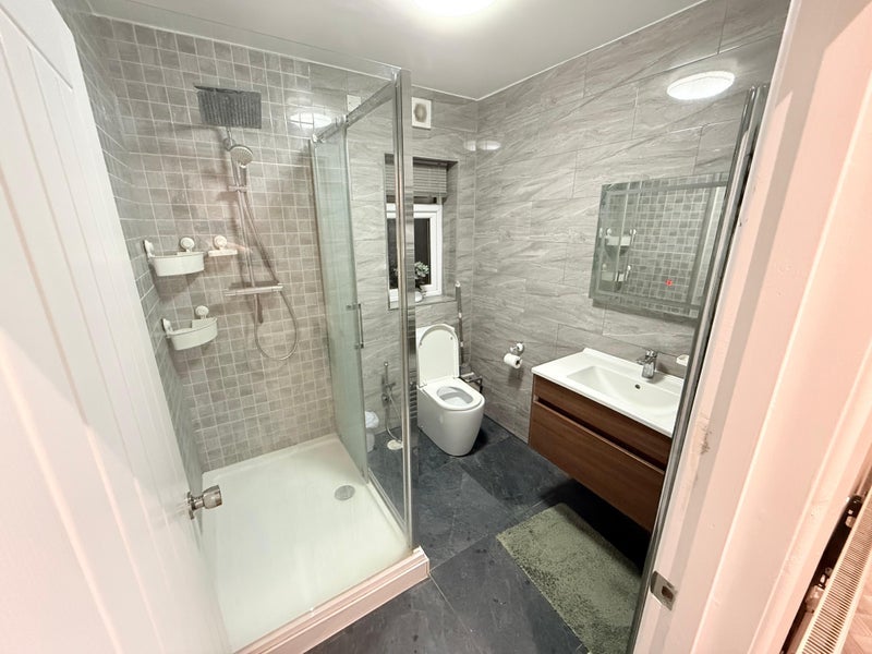 Room Tudor Road in Sandwell