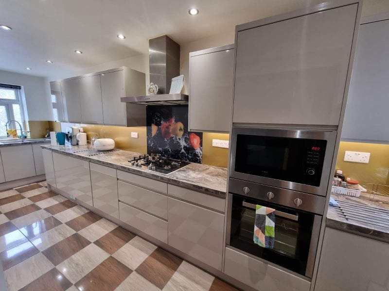 Room Tudor Road in Sandwell