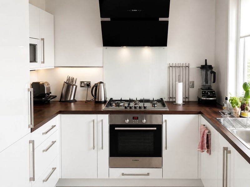 Flat Goldhawk Road in Greater London