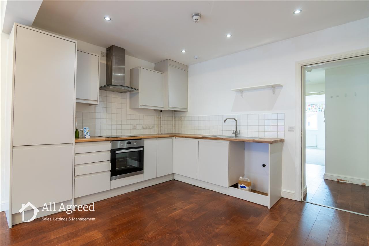 Flat Oxford Street in Amber Valley
