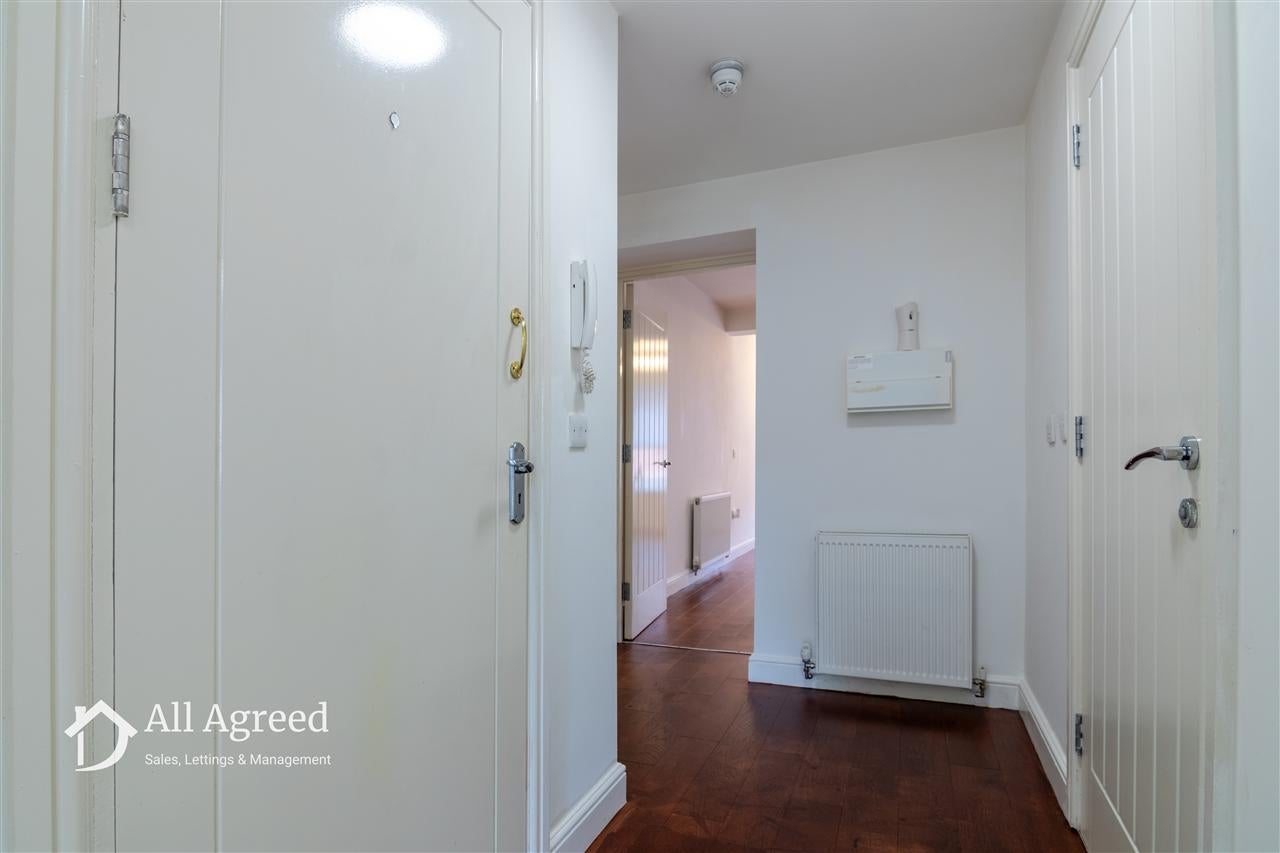 Flat Oxford Street in Amber Valley