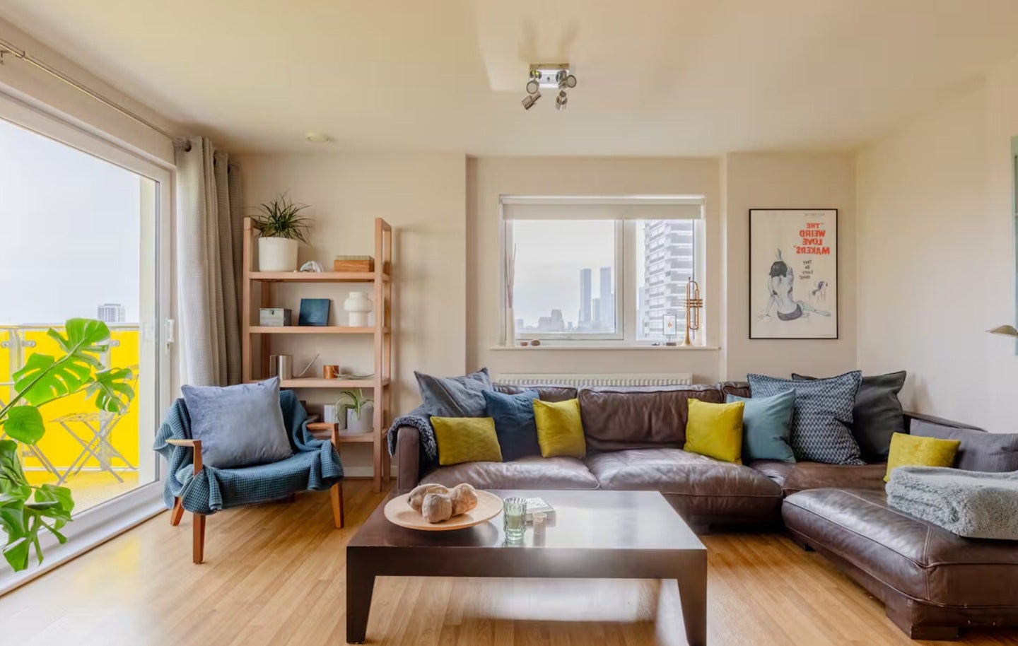 Flat Wager Street in Greater London