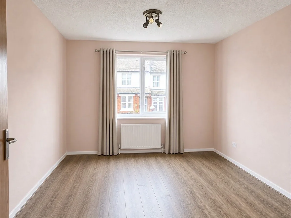 Flat Southbury Road in Greater London