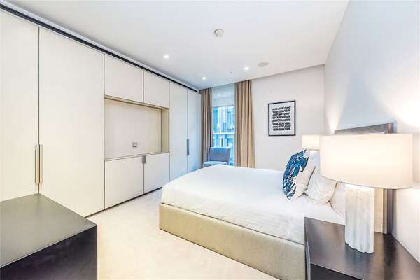 Flat Victoria Street in City of Westminster