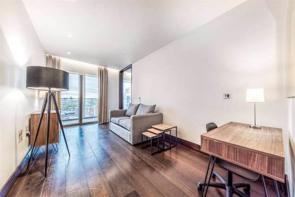 Flat Victoria Street in City of Westminster