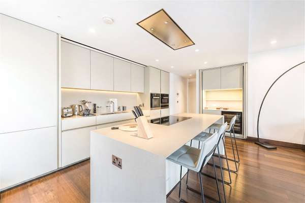 Flat Victoria Street in City of Westminster