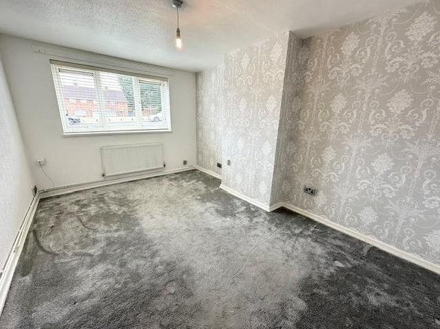 Room Highfield Avenue in Wolverhampton