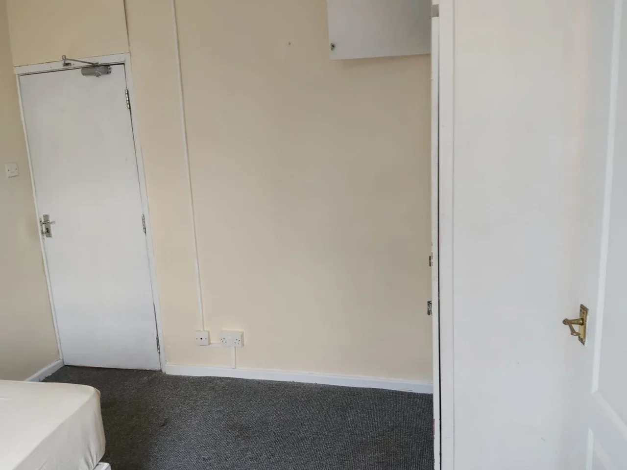 Room Ivanhoe Street in Brierley Hill