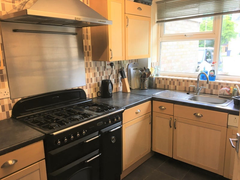 Room Perry Hill in Chelmsford