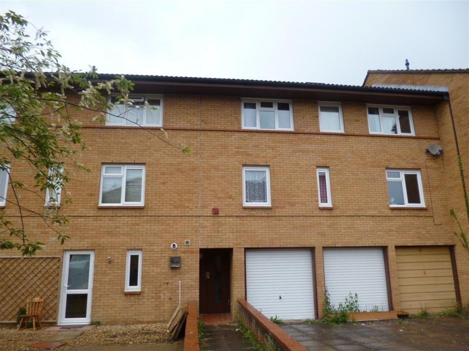 Flat Shackleton Place in Milton Keynes