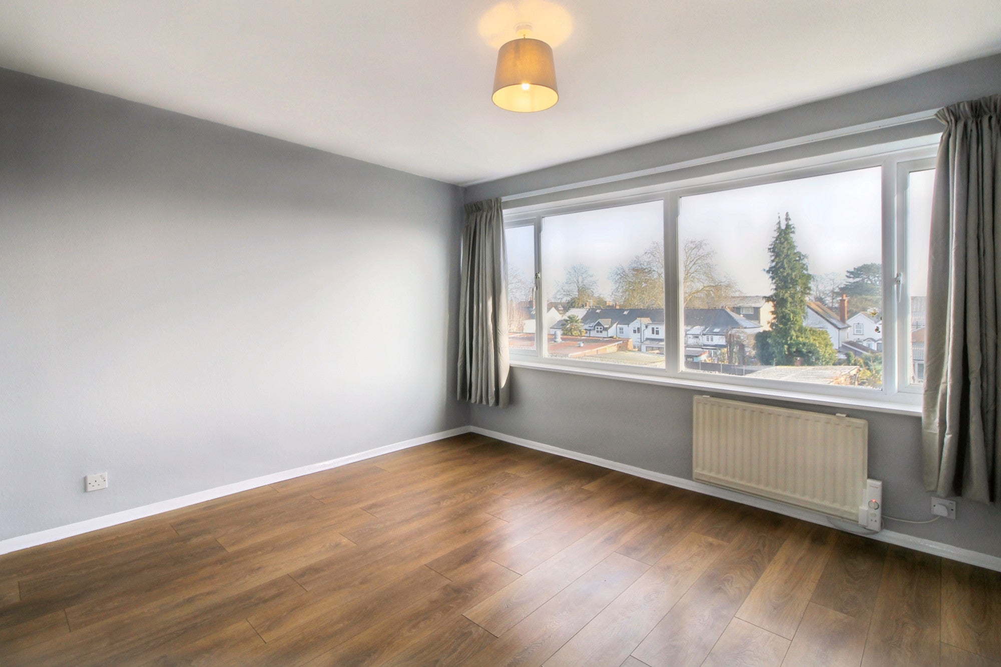 Flat Osborne Road in Rushmoor